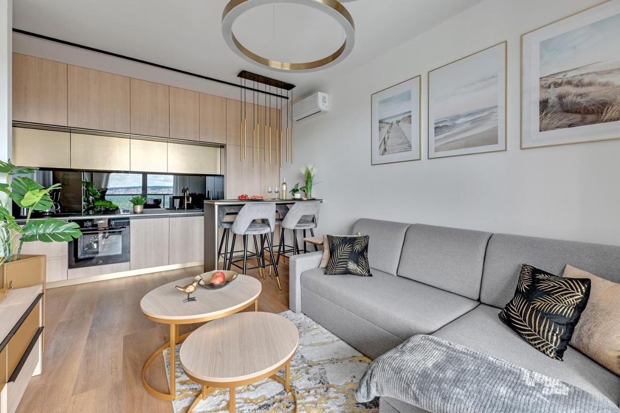 Diamond Suites - Sea View กดัญสก์ ภายนอก รูปภาพ