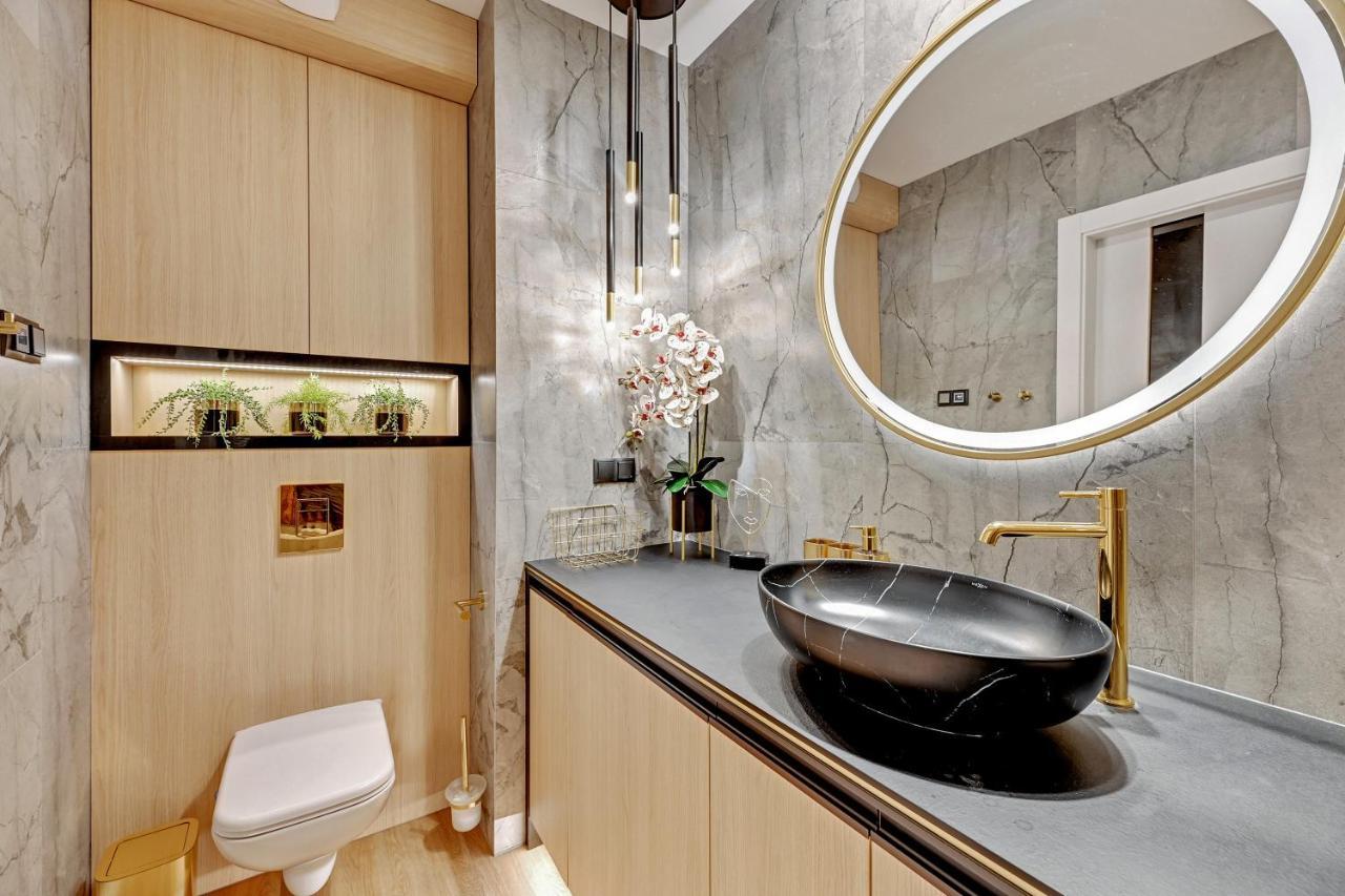 Diamond Suites - Sea View กดัญสก์ ภายนอก รูปภาพ